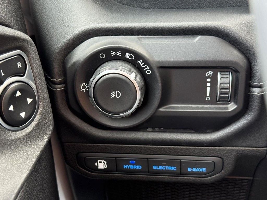 2024 Jeep Wrangler Sahara 4xe