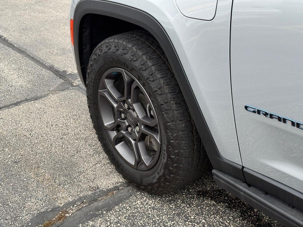 2024 Jeep Grand Cherokee Trailhawk 4xe NEAR MILWAUKEE WI