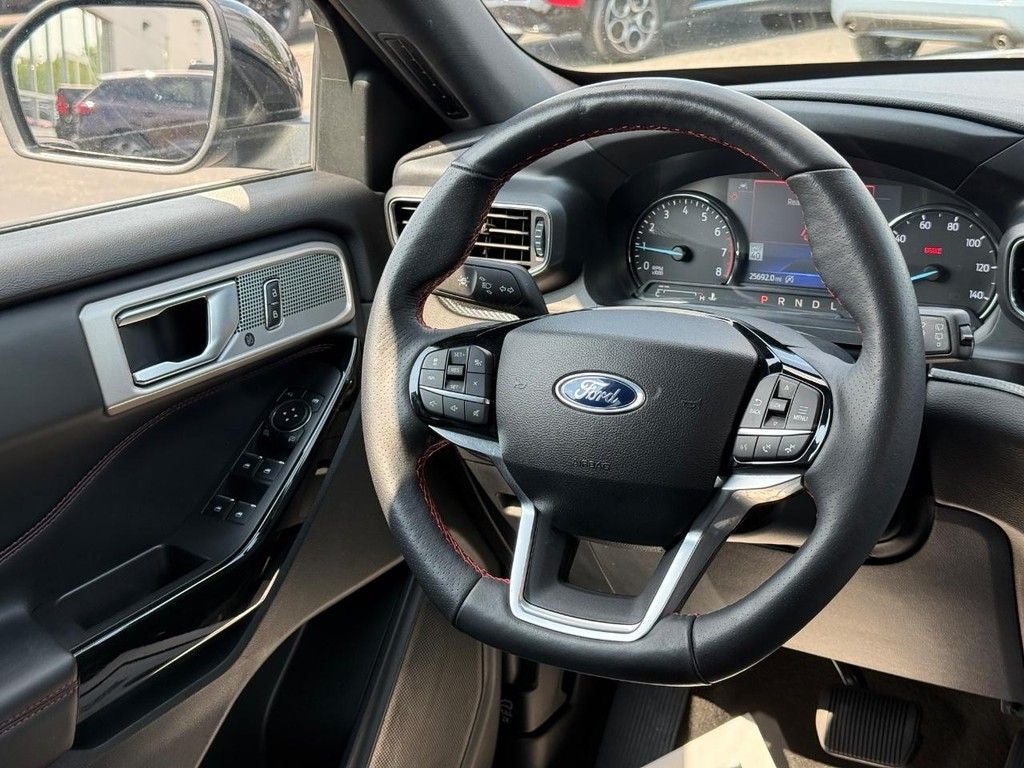 2024 Ford Explorer ST-Line