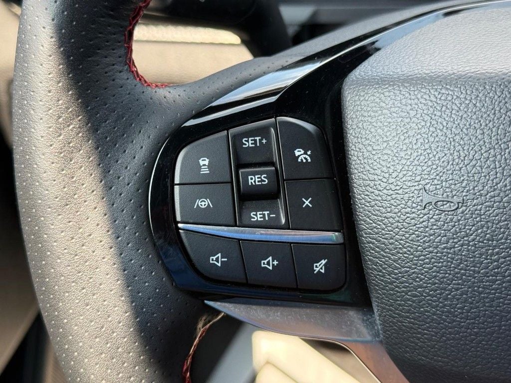 2024 Ford Explorer ST-Line