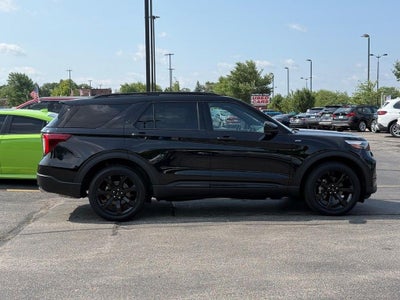 2024 Ford Explorer ST-Line