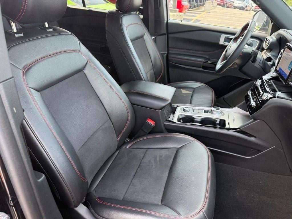 2024 Ford Explorer ST-Line