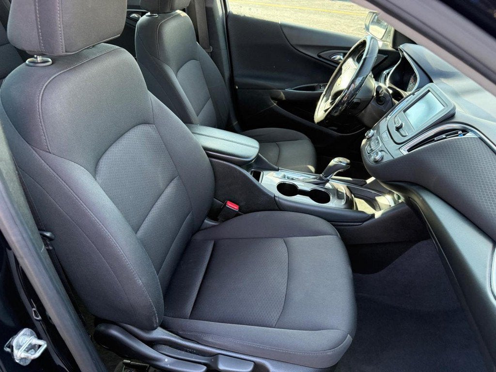 2018 Chevrolet Malibu LT NEAR MILWAUKEE WI