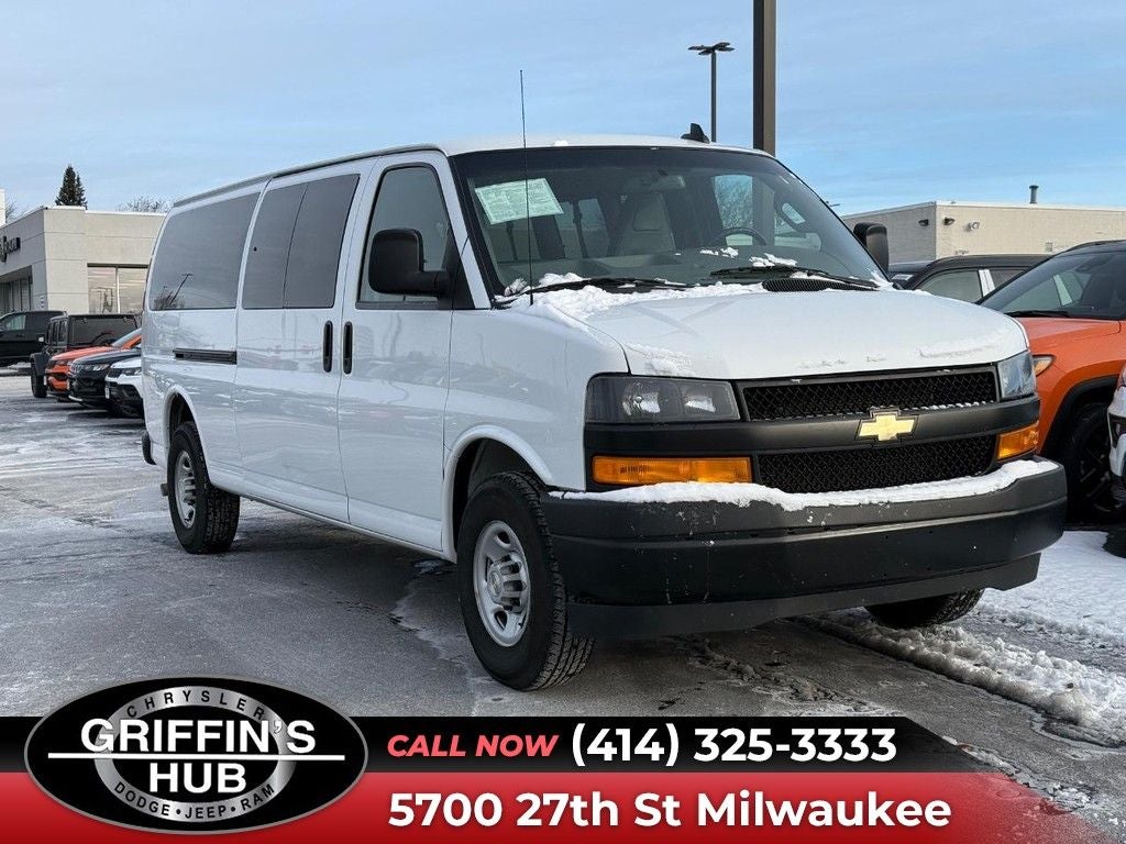2022 Chevrolet Express 3500 LS Passenger