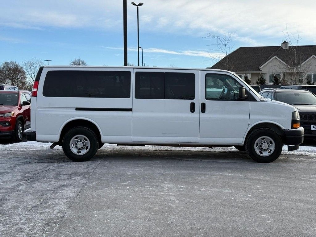 2022 Chevrolet Express 3500 LS Passenger
