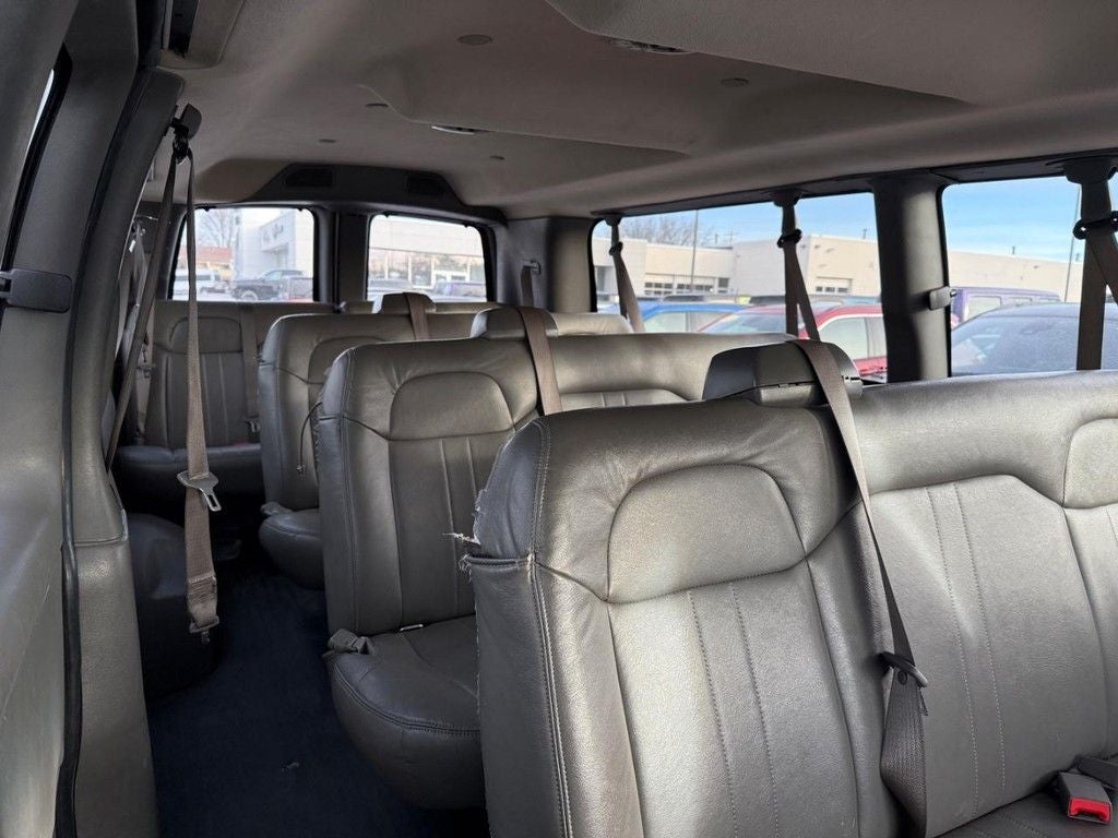2022 Chevrolet Express 3500 LS Passenger