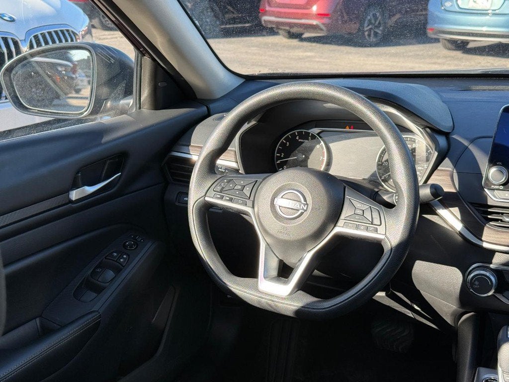 2024 Nissan Altima 2.5 SV NEAR MILWAUKEE WI