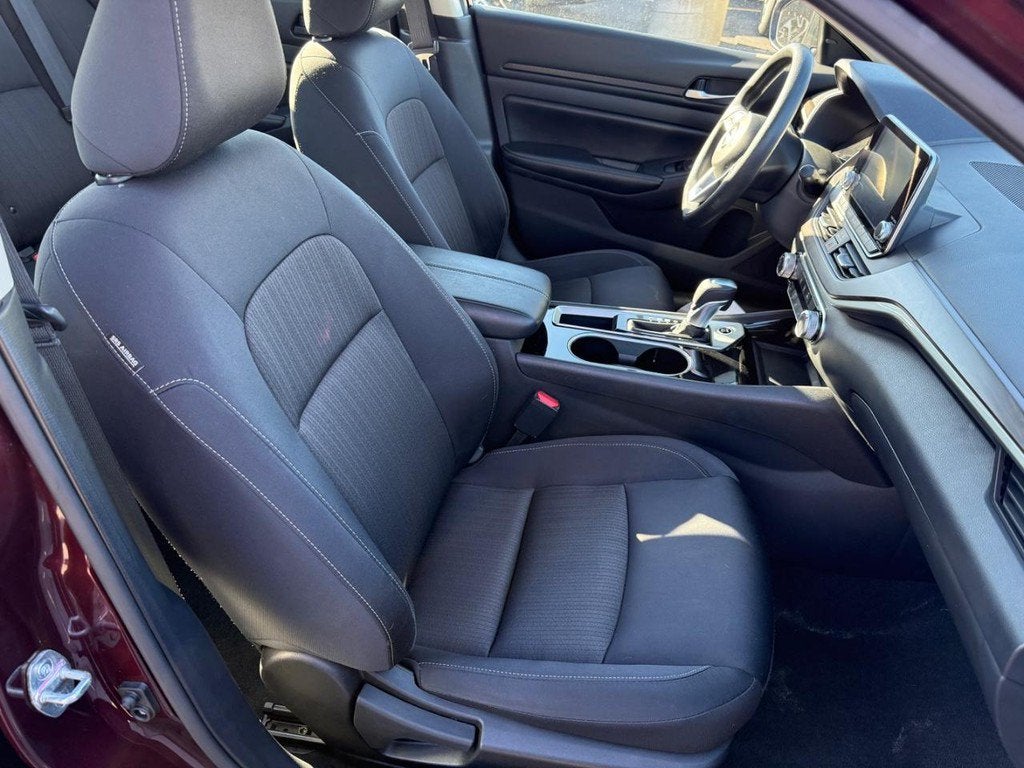 2024 Nissan Altima 2.5 SV NEAR MILWAUKEE WI