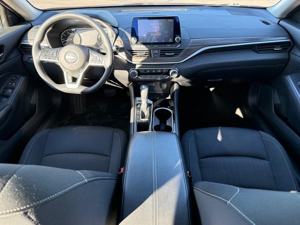 2024 Nissan Altima 2.5 SV NEAR MILWAUKEE WI