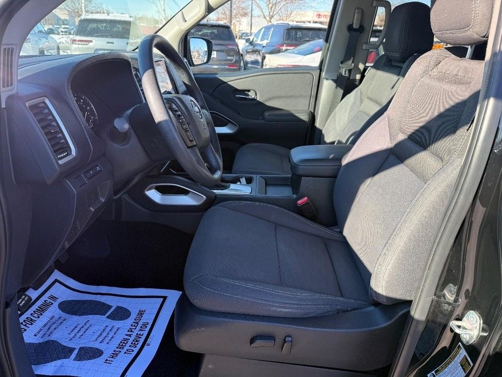 2023 Nissan Frontier SV