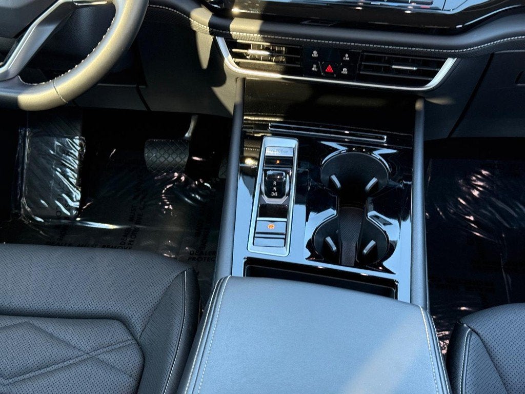 2025 Volkswagen Atlas 2.0T SE w/Technology NEAR MILWAUKEE WI
