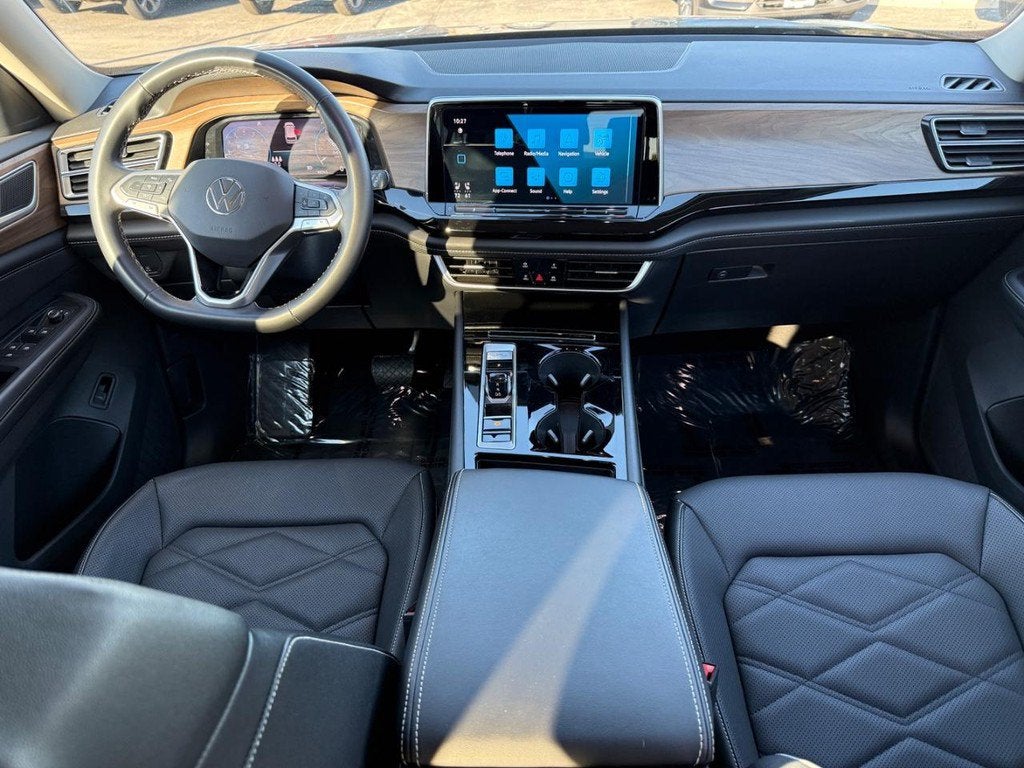 2025 Volkswagen Atlas 2.0T SE w/Technology NEAR MILWAUKEE WI