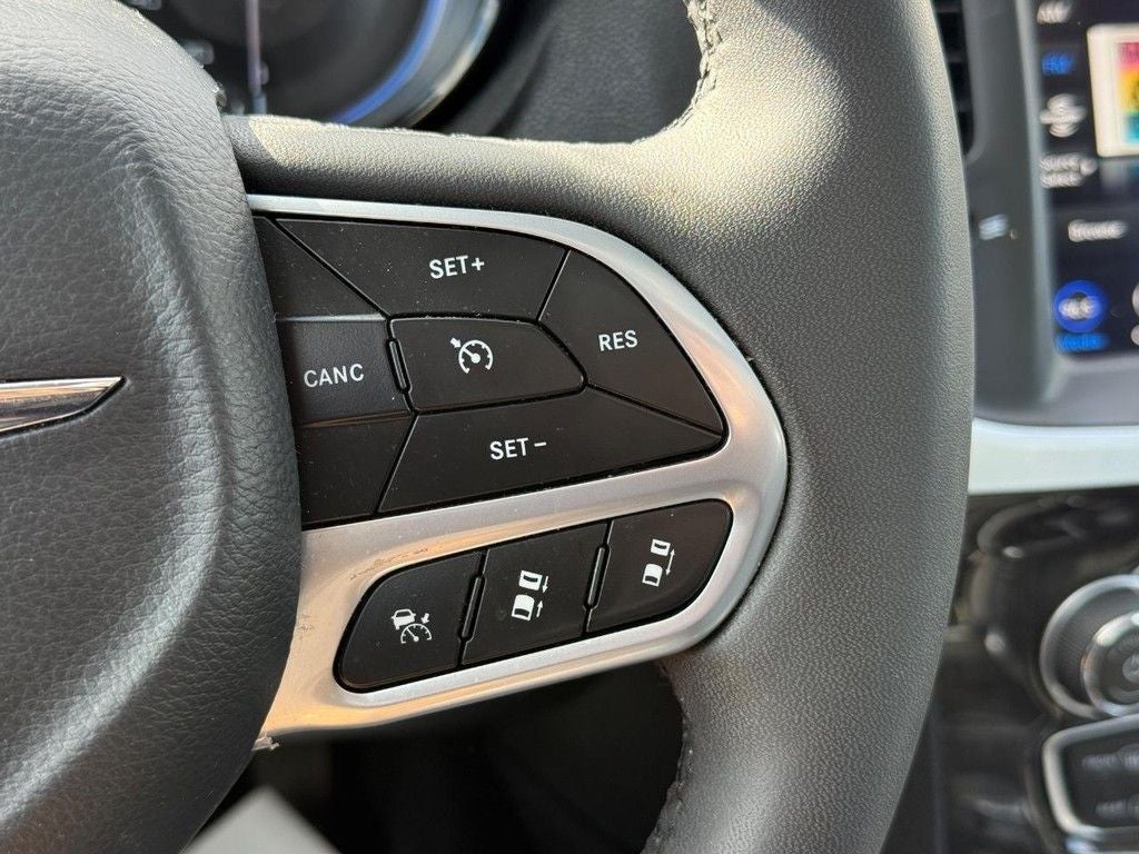 2023 Chrysler 300 Touring