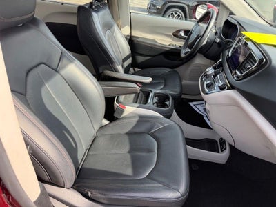 2017 Chrysler Pacifica Touring L