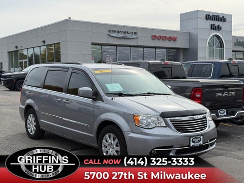 2014 Chrysler Town & Country Touring Near Milwaukee Wisconsin