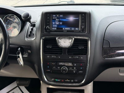 2014 Chrysler Town & Country Touring Near Milwaukee Wisconsin