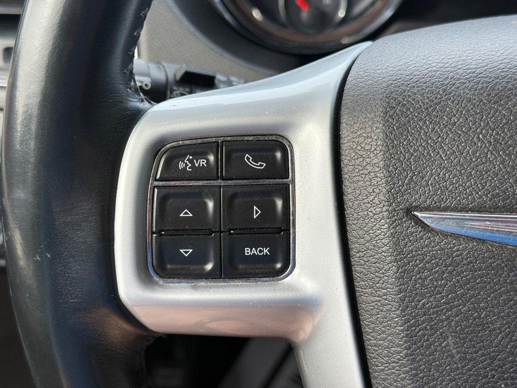 2014 Chrysler Town & Country Touring Near Milwaukee Wisconsin