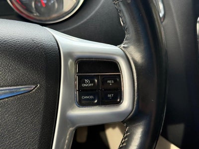 2014 Chrysler Town & Country Touring Near Milwaukee Wisconsin