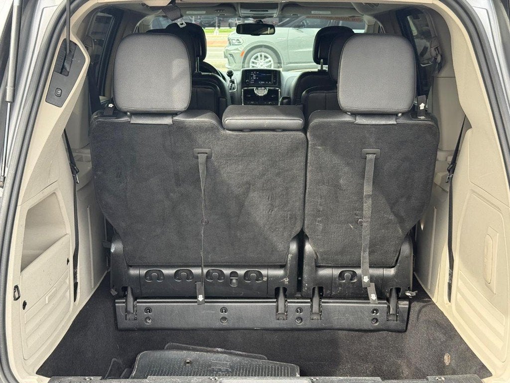 2014 Chrysler Town & Country Touring Near Milwaukee Wisconsin