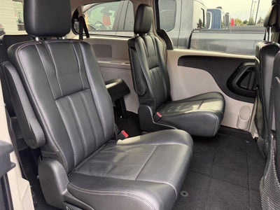 2014 Chrysler Town & Country Touring Near Milwaukee Wisconsin