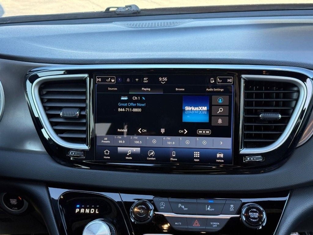 2025 Chrysler Pacifica Select