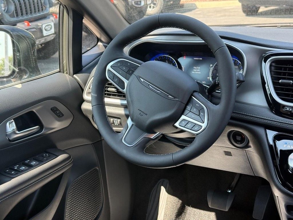 2027 Chrysler Pacifica Select