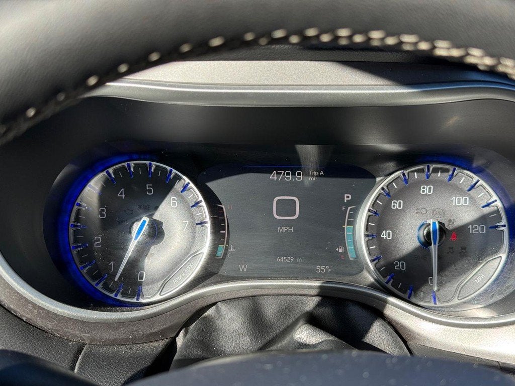 2024 Chrysler Pacifica Touring L NEAR MILWAUKEE WI