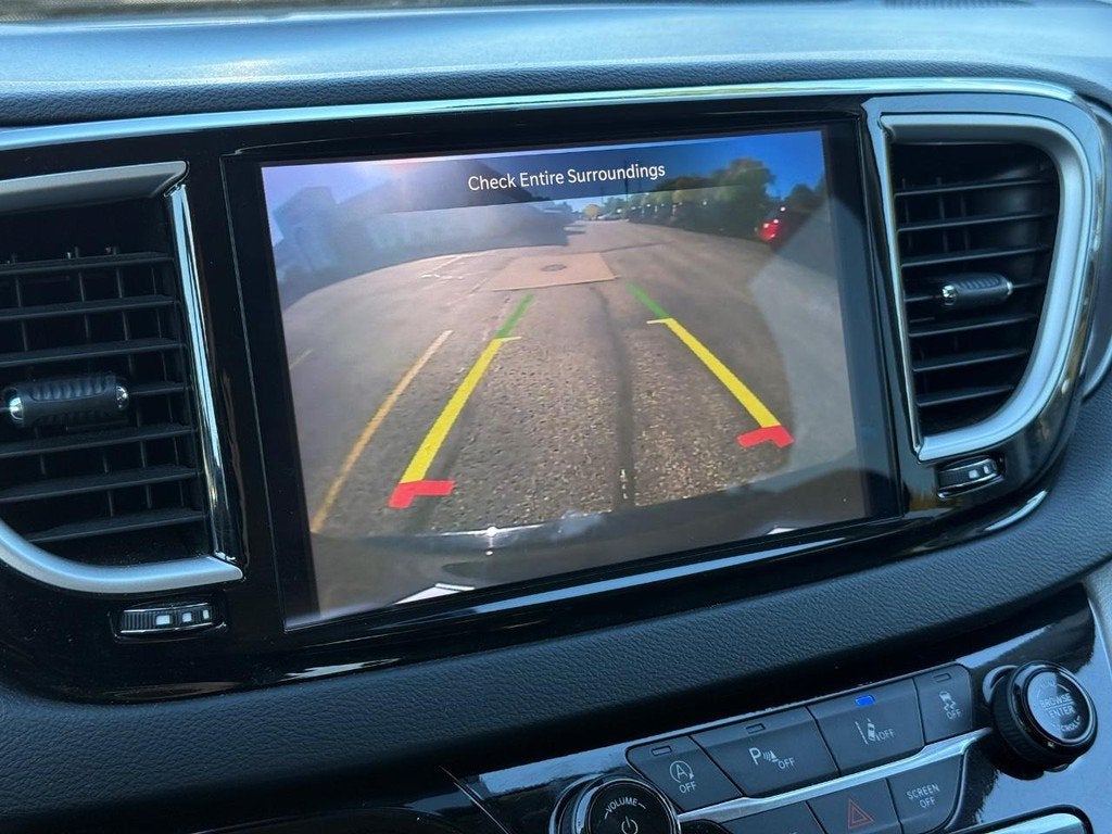2024 Chrysler Pacifica Touring L NEAR MILWAUKEE WI