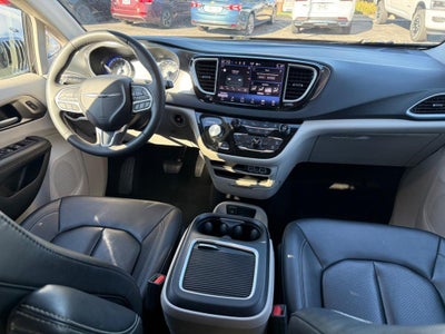 2024 Chrysler Pacifica Touring L NEAR MILWAUKEE WI