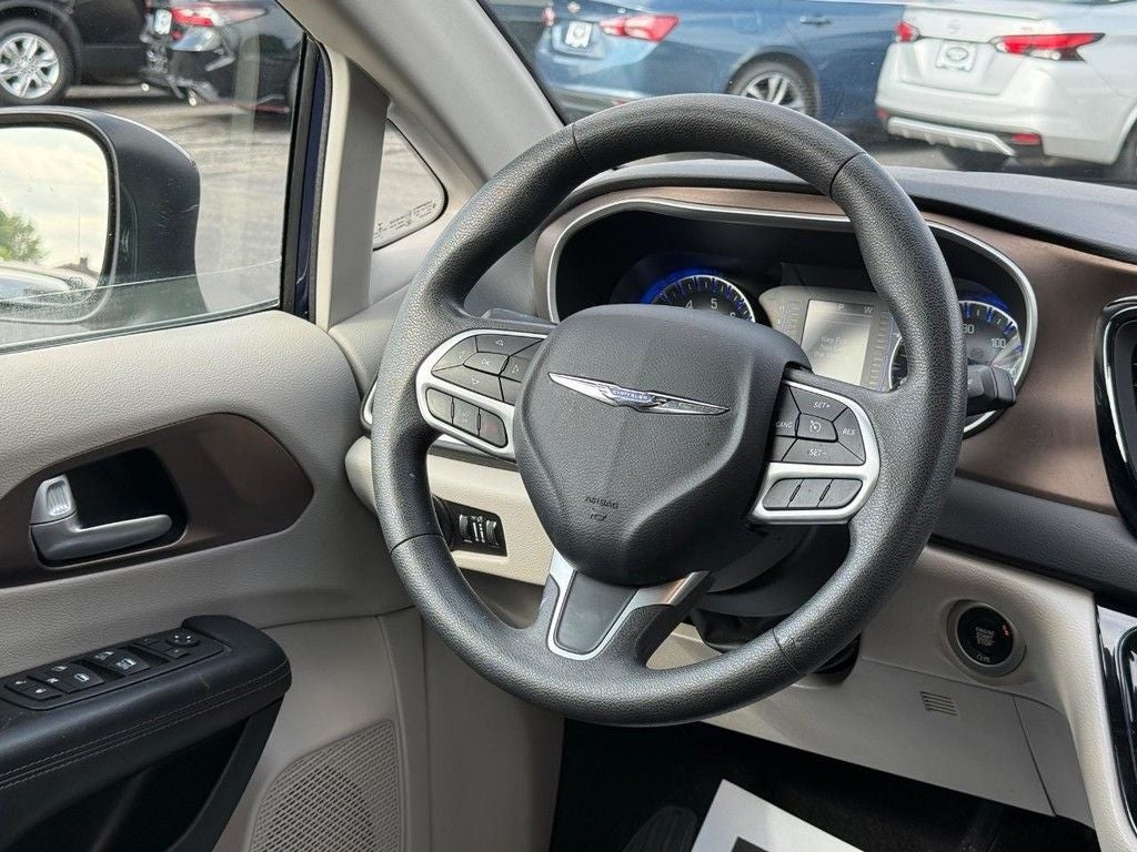 2017 Chrysler Pacifica LX Near Milwaukee WI