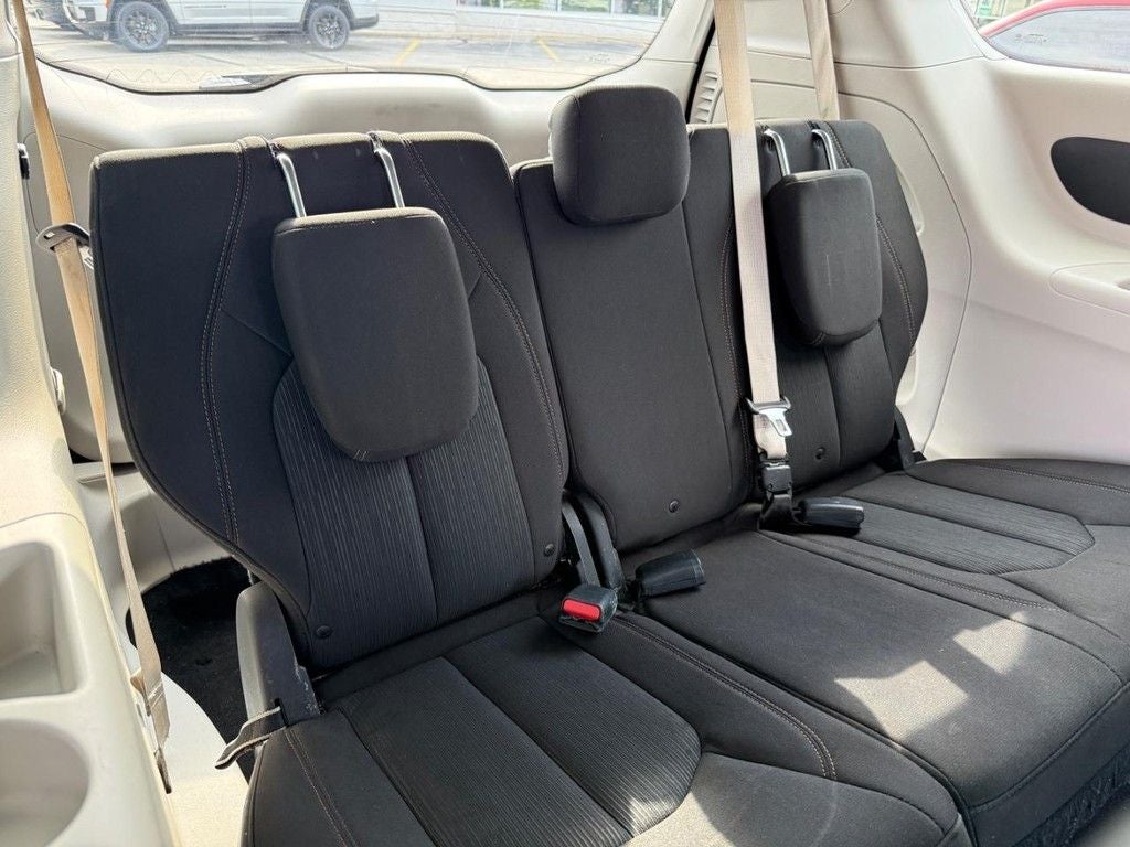 2017 Chrysler Pacifica LX Near Milwaukee WI