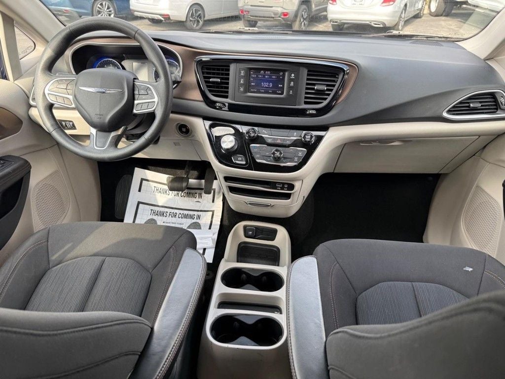 2017 Chrysler Pacifica LX Near Milwaukee WI
