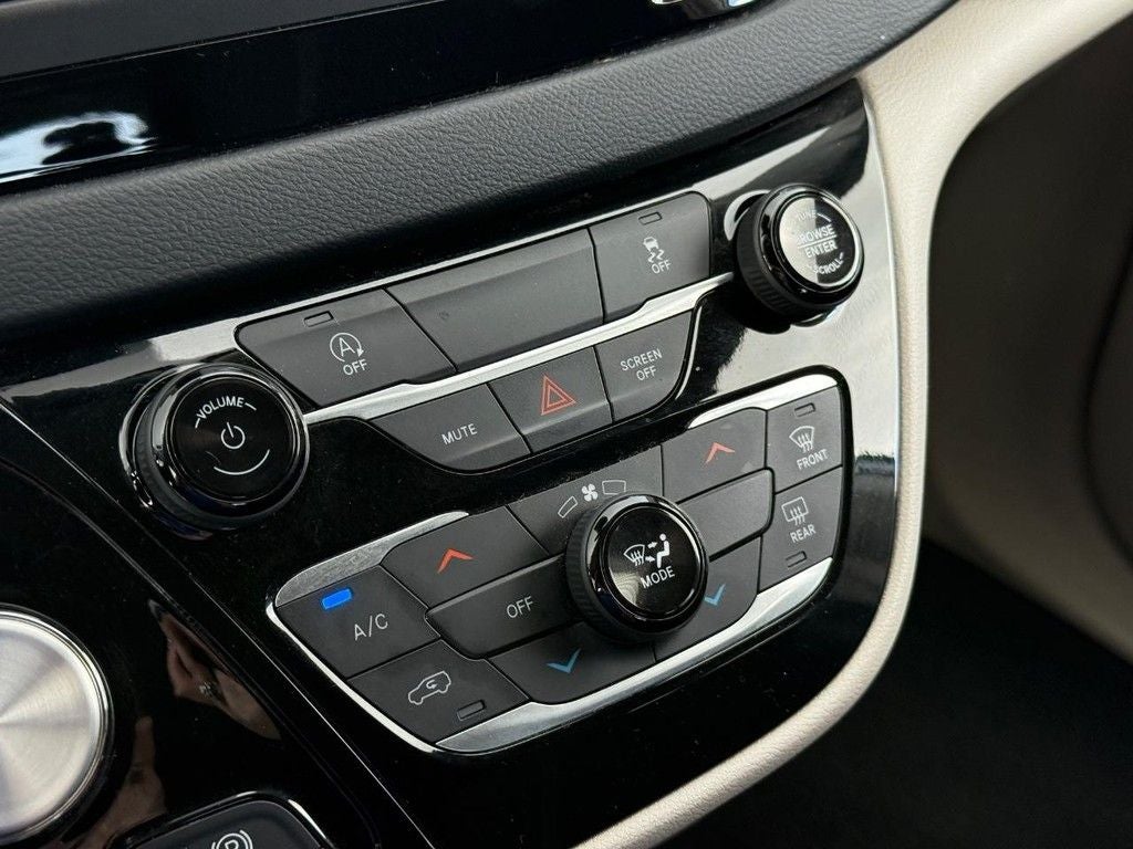 2023 Chrysler Voyager LX Near Milwaukee WI
