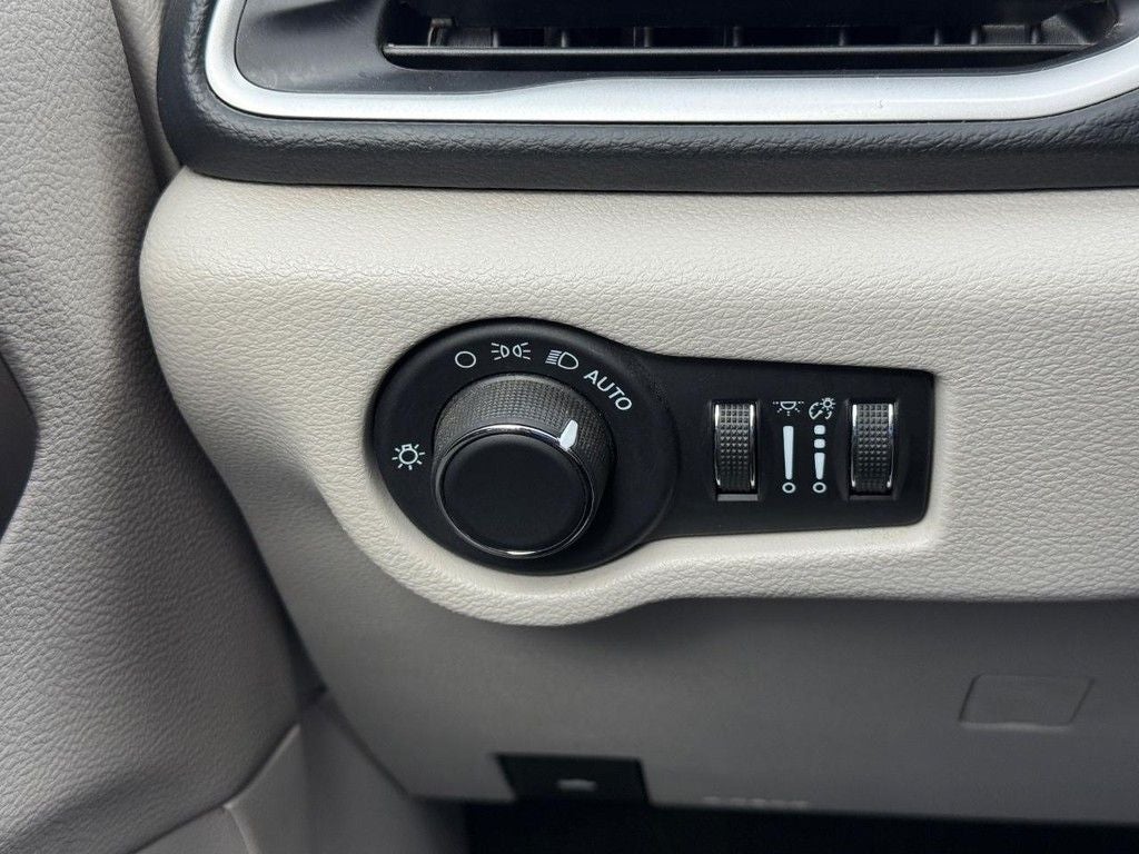 2023 Chrysler Voyager LX Near Milwaukee WI