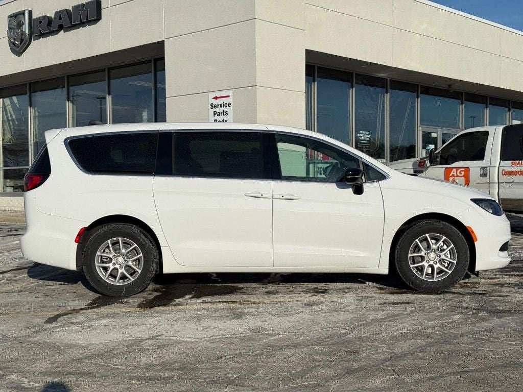 2026 Chrysler Voyager LX