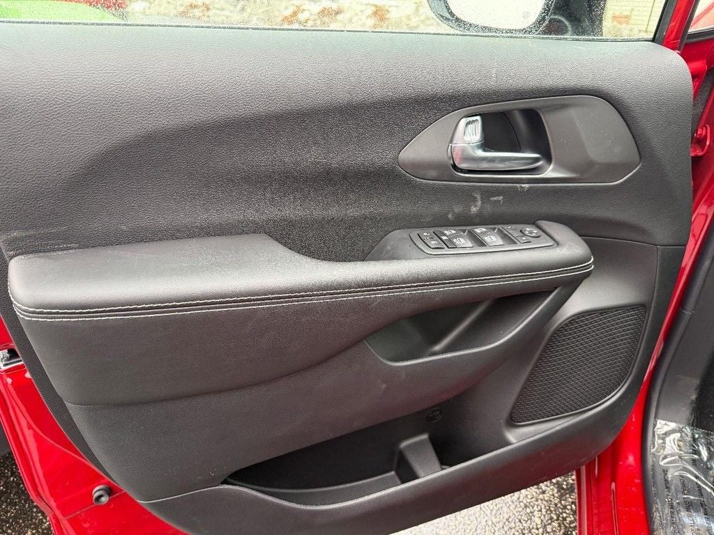 2026 Chrysler Voyager LX