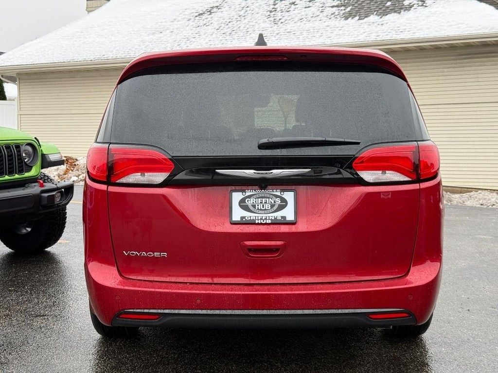 2026 Chrysler Voyager LX