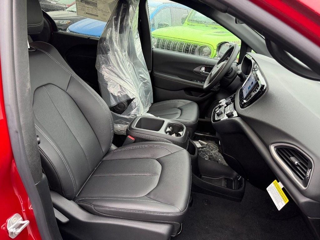 2026 Chrysler Voyager LX