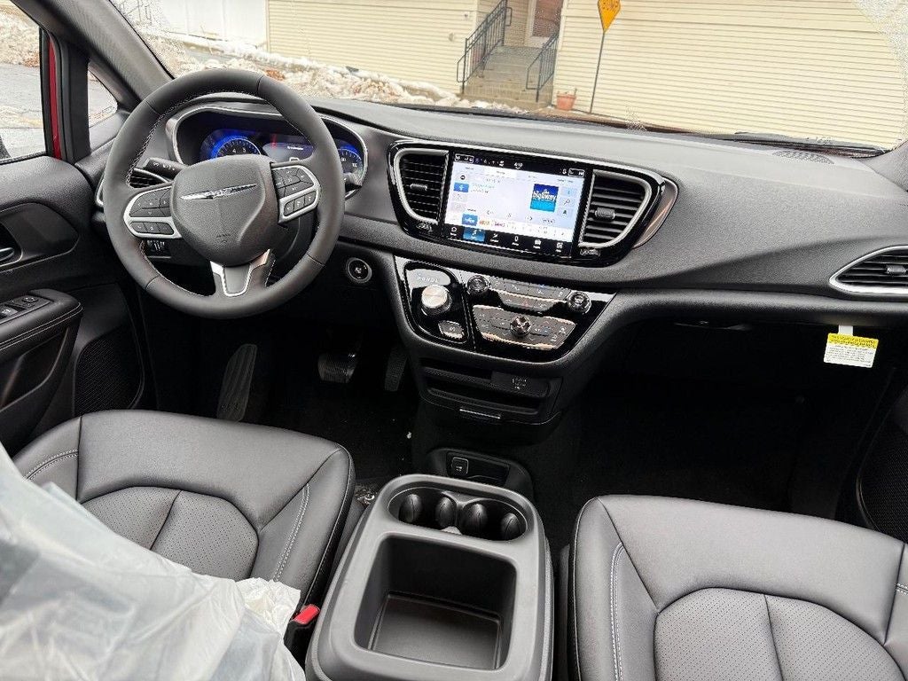 2026 Chrysler Voyager LX