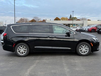 2026 Chrysler Voyager LX