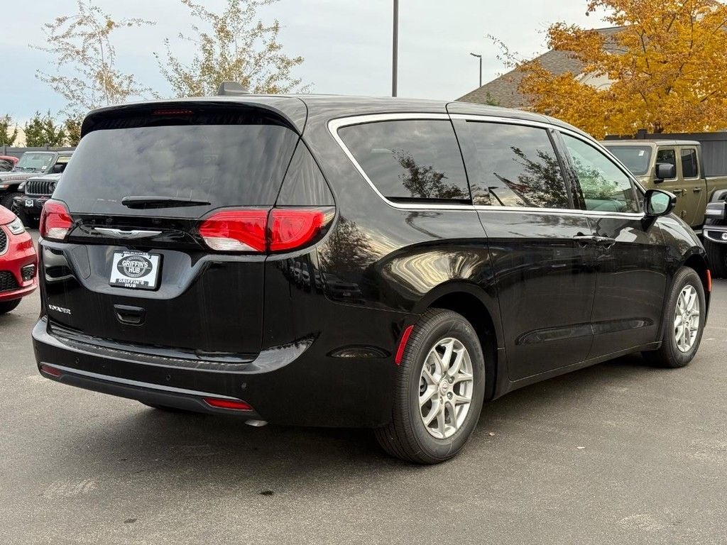 2026 Chrysler Voyager LX
