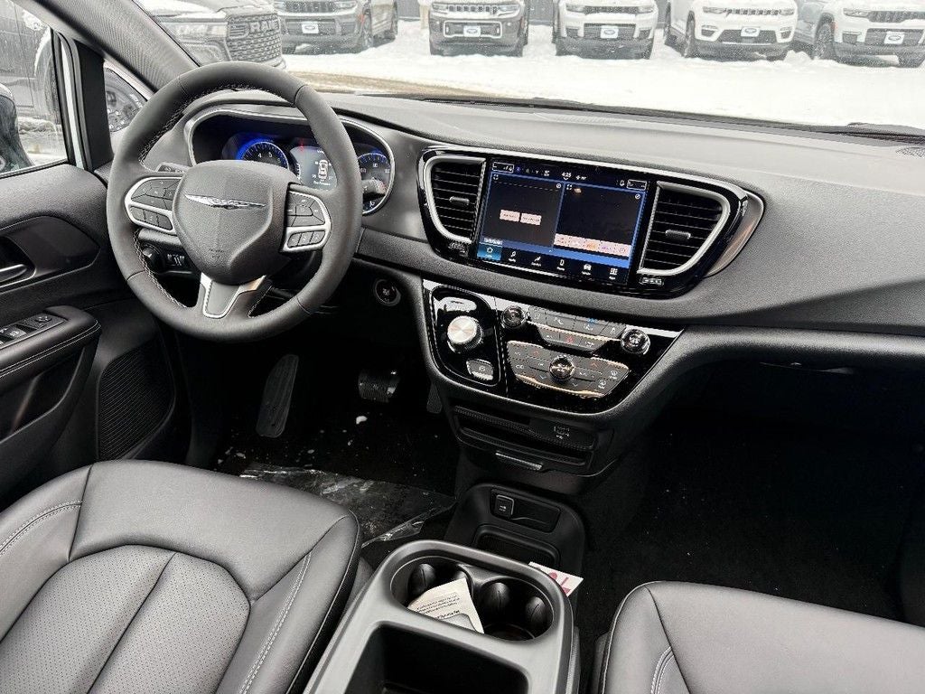 2026 Chrysler Voyager LX