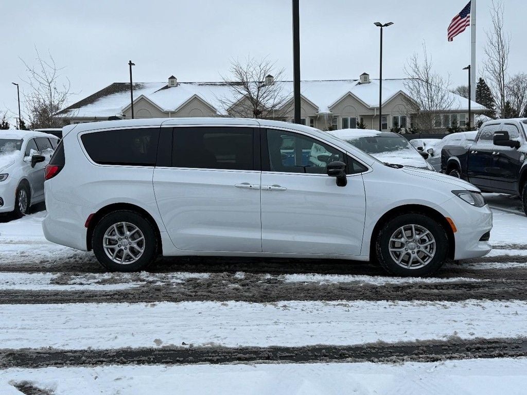 2026 Chrysler Voyager LX