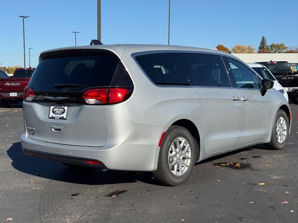 2026 Chrysler Voyager LX