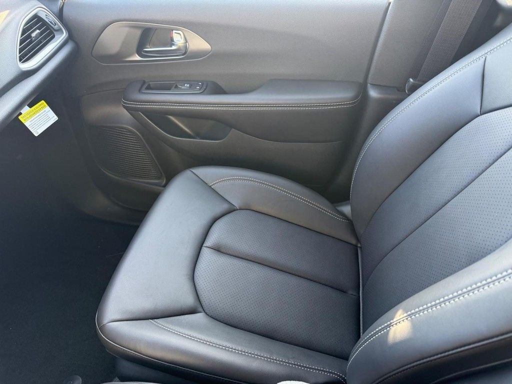 2026 Chrysler Voyager LX