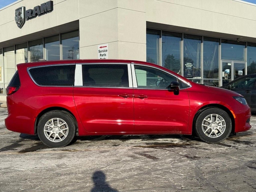 2026 Chrysler Voyager LX