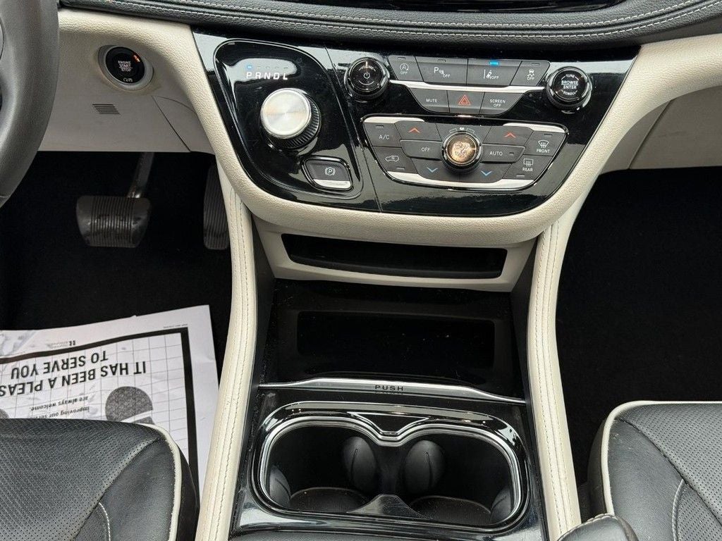 2023 Chrysler Pacifica Limited NEAR MILWAUKEE WI
