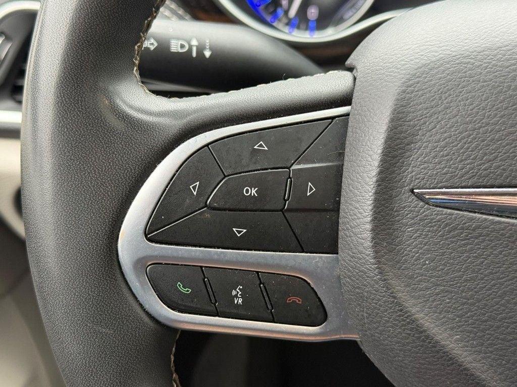 2023 Chrysler Pacifica Limited NEAR MILWAUKEE WI