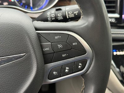 2023 Chrysler Pacifica Limited NEAR MILWAUKEE WI