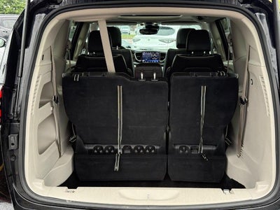 2023 Chrysler Pacifica Limited NEAR MILWAUKEE WI